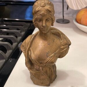 Elegant 1920s bust of an Art Nouveau neoclassic,lady